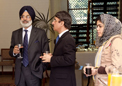 Mr. Manbir Singh, Secretary Economic Relations sharing a though with other IOR – ARC delegates.