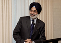 Mr. Manbir Singh, Secretary Economic Relations addressing the gathering at the Reception in the High Commission of India Canberra on 30 March 2011.